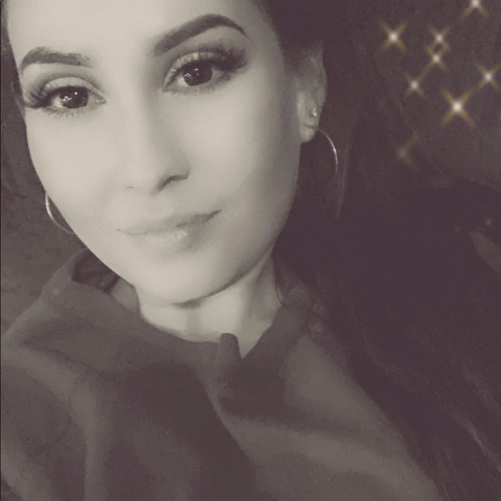 Meet your Posher, Karina